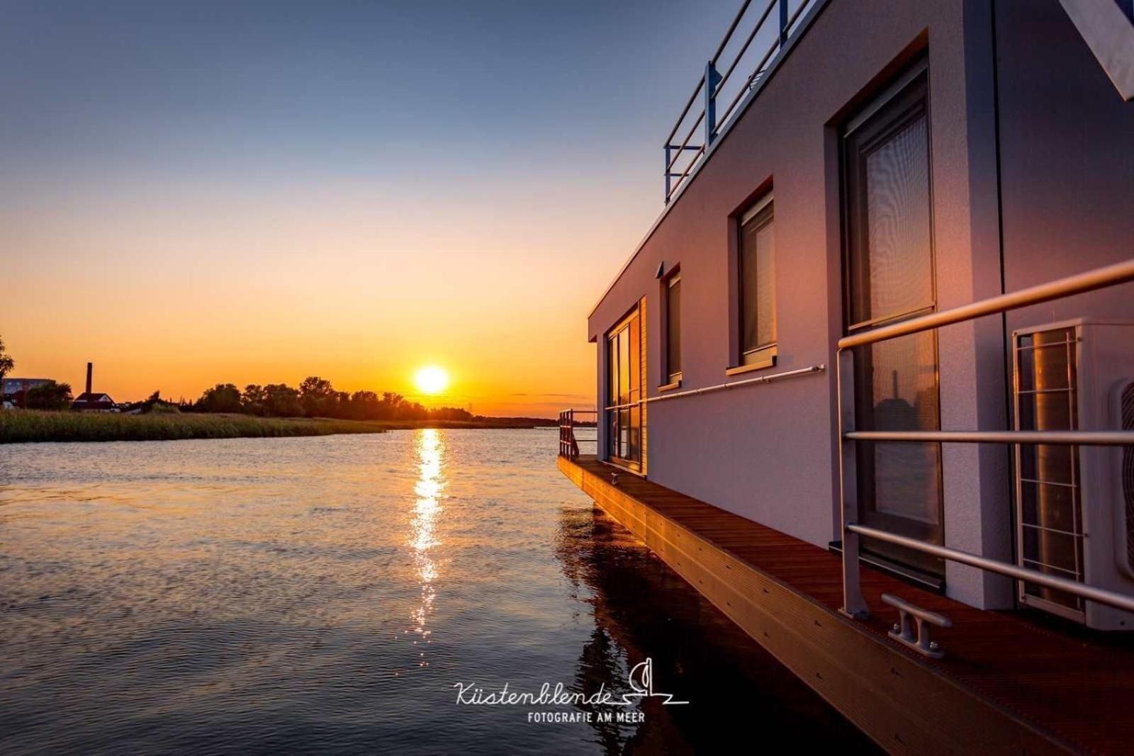 Отель Hausboot Kranichnest Рибниц-Дамгартен Экстерьер фото